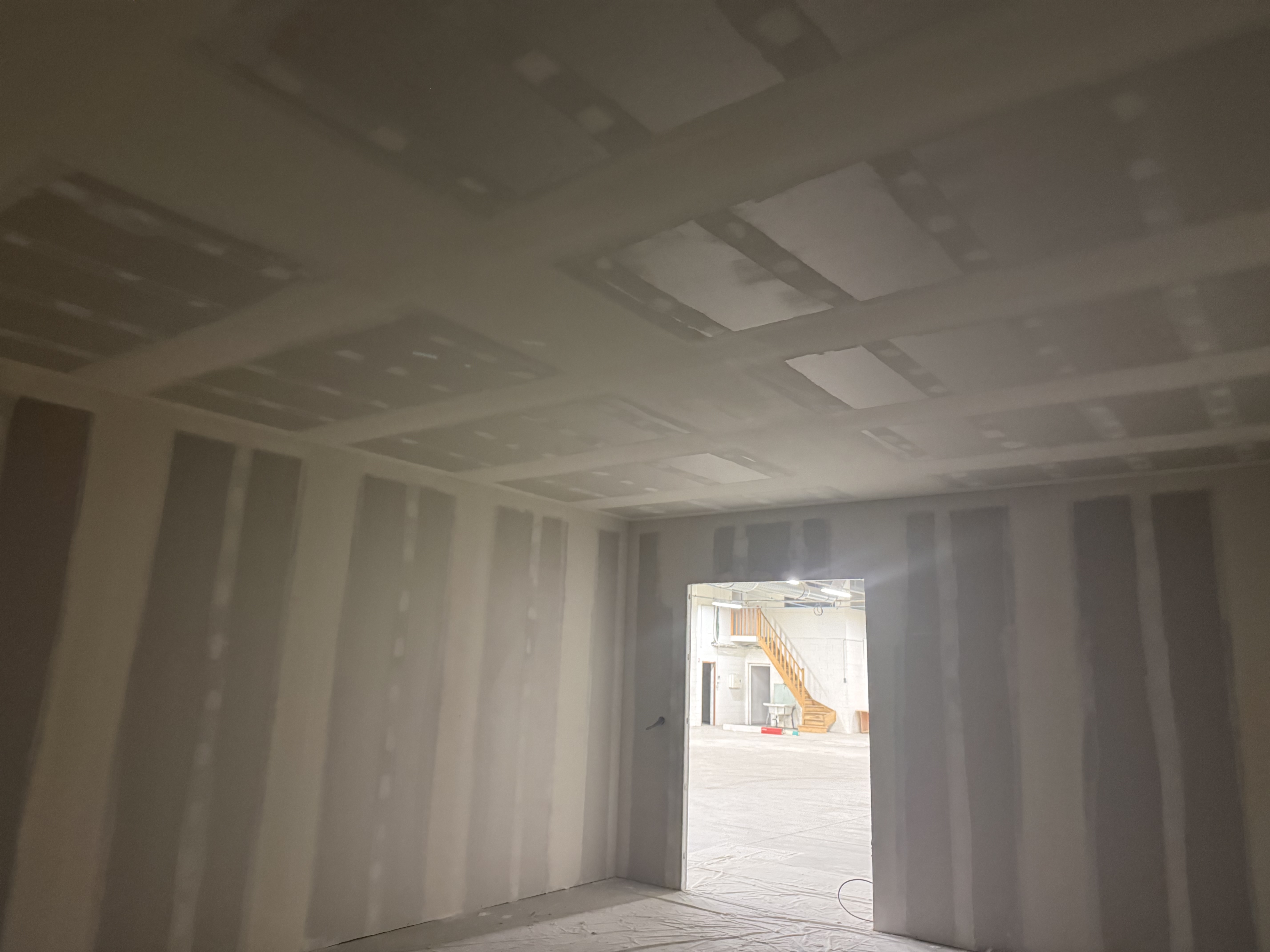 Cloisons et doublage à Metz, Thionville et Luxembourg : transformer votre intérieur sans déménager